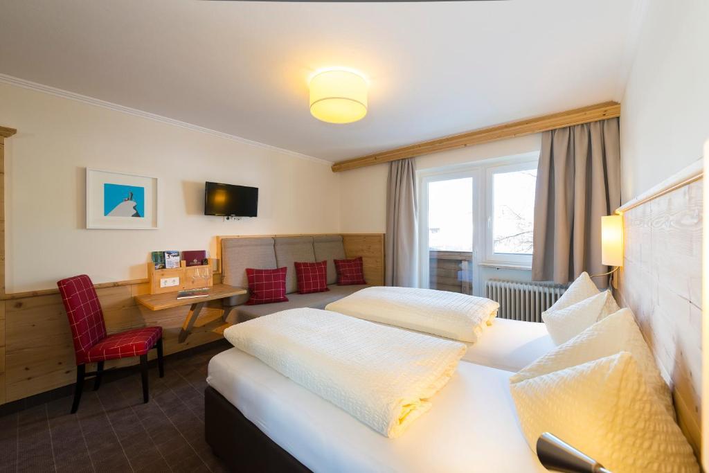 Hotel Garni Entstrasser Kitzbuhel Room photo